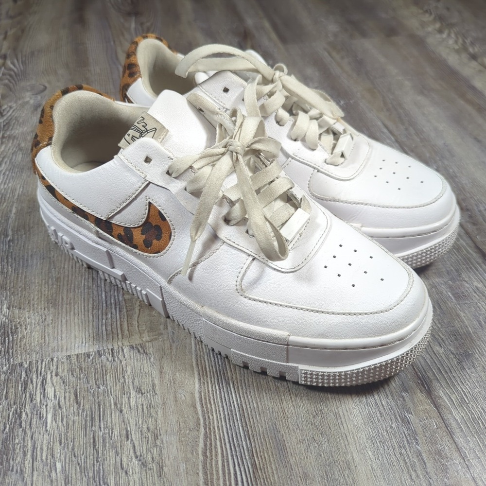 Nike Air Force 1 Womens Size 8.5 White Athletic Animal Print Sneakers CV8481-100